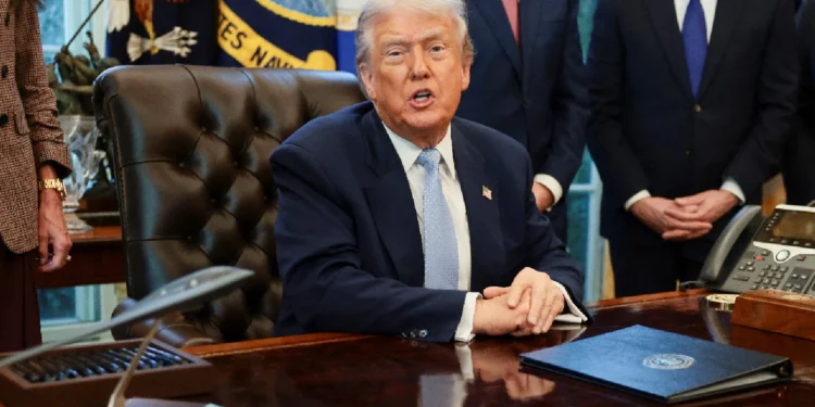 Trump Defends Migration Freeze, Says Law Allows Ban if Entry Is “Detrimental to US Interests”