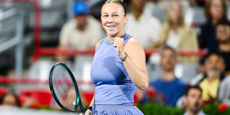 Amanda Anisimova Stuns Iga Swiatek to Reach WTA Finals Semifinals