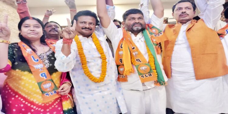 Big Blow to Prashant Kishor as Munger Candidate Quits Jan Suraaj, Backs BJP