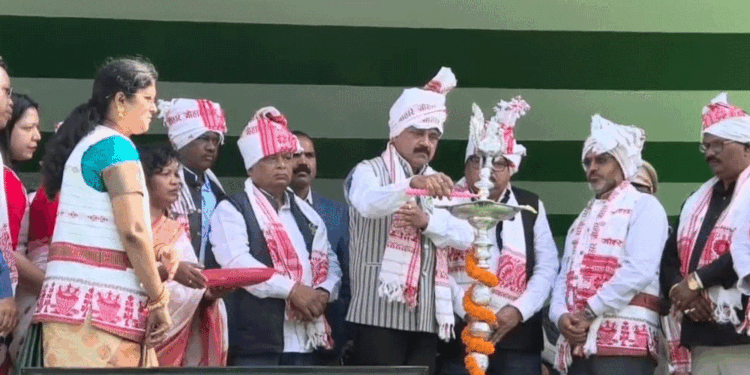 Grand Celebration in Giridih on Jharkhand Foundation Day, Jhanda Maidan Showcases Vibrant Tribal Culture
