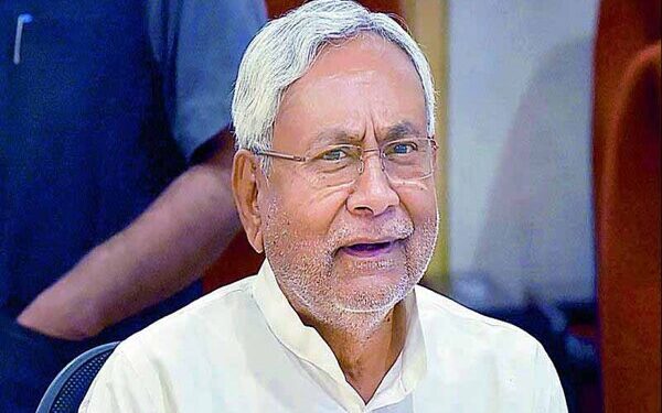 Nitish Kumar Reviews Facilities at APJ Abdul Kalam Science City