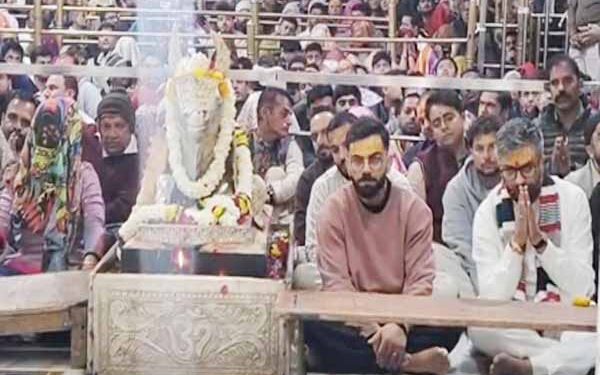Indian Cricketers Kohli, Kuldeep and T Dilip Seek Blessings at Mahakal Temple