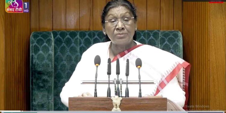 President Highlights Sindoor Operation, G RAM G and Economy in Budget Session Amid Opposition Uproar