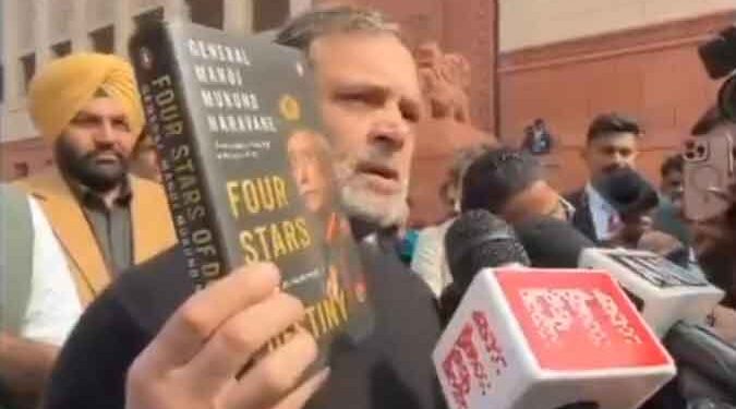 Rahul Gandhi Slams PM Modi Over China Standoff, Vows to Gift Book by Ex-Army Chief