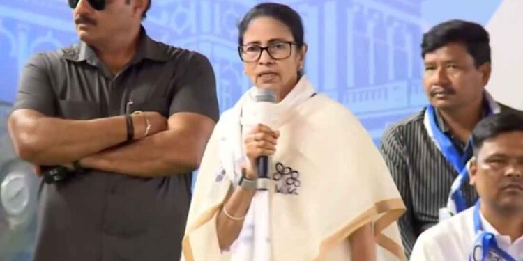 Mamata Banerjee Calls BJP a Party of Empty Promises, Targets Poll Body