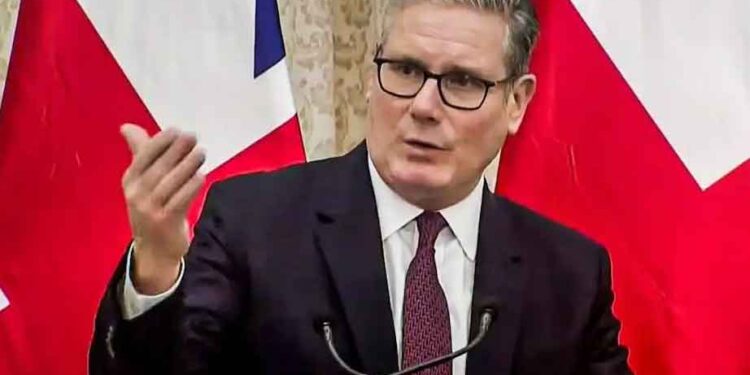 UK Will Not Join Iran War, Starmer Calls Global Meeting on Strait of Hormuz