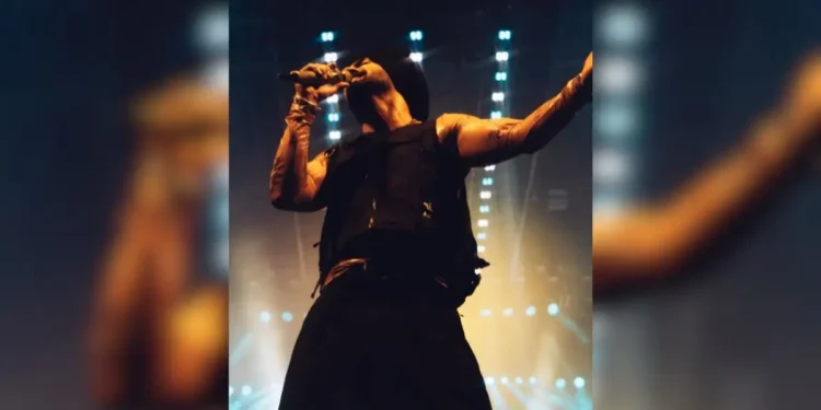 Diljit Dosanjh Pauses Canada Concert Amid Khalistan Flag Controversy