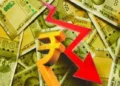 Rupee Hits Record Low Against Dollar, Falls 2.30 Rupees in a Single Week