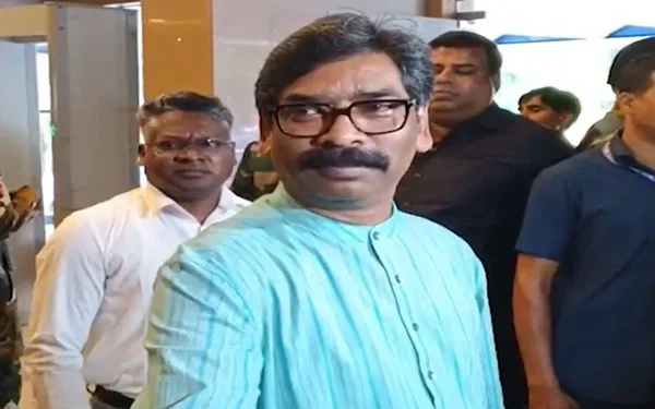 CM Hemant Soren Takes a Jibe at PM Modi Over Fuel Crisis, Says Country Follows PM’s Steering