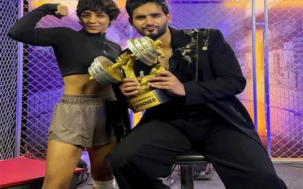 Gunjan Sharma Wins Battleground Season 2, Mentor Abhishek Malhan Celebrates the Victory