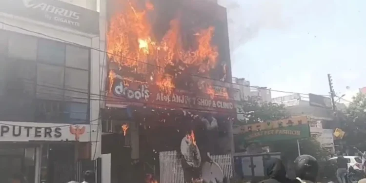 14 Killed in Fire at Lucknow Coaching Centre, Students Jump From First Floor to Escape