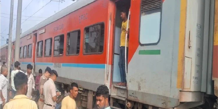 Junior Engineer From Jharkhand Shot at by Criminals Aboard Janasadharan Express in Bihar