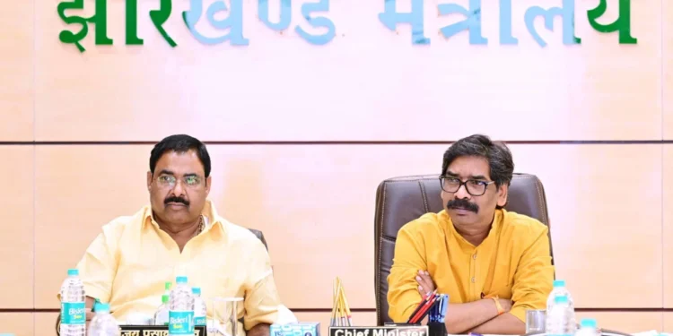 CM Hemant Soren Orders Updated Worker Database, Model ITIs and Helpline Centres Across States