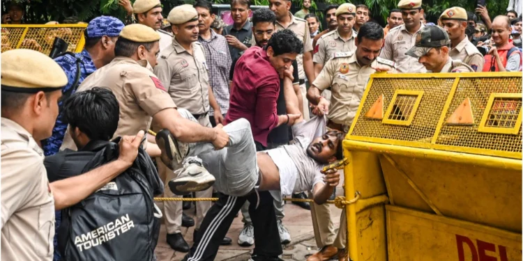 SC Orders Fair Probe into Police Excesses During NEET Student Protests, Demands Accountability