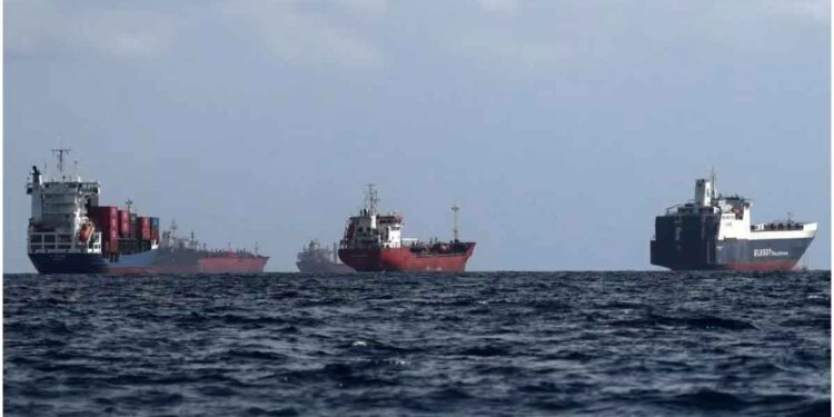 Missile Attack on Two UAE Oil Tankers in Strait of Hormuz Kills Indian Crew Member, Six Injured