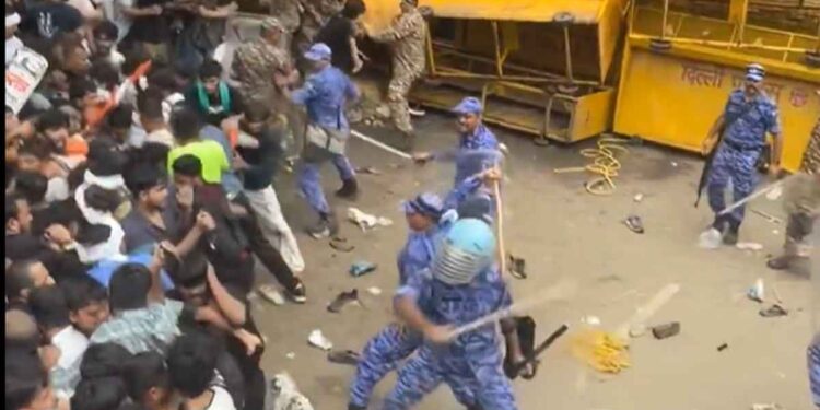 SC Refuses Urgent Hearing on Lathi-Charge Against CJP Protesters, Says No Time to Watch Videos