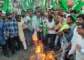 JMM Burns Effigy of CEC Gyanesh Kumar at Albert Ekka Chowk, Demands Resignation