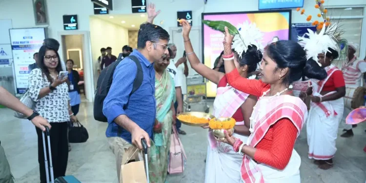 Ranchi Airport Launches Passenger Service and Cleanliness Drive with Kadsa Folk Dance and Vande Mataram